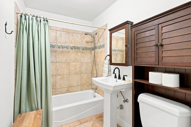 220 Frontier Court, Chanhassen, MN 55317