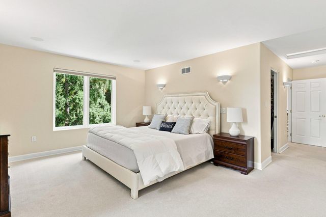 220 Frontier Court, Chanhassen, MN 55317
