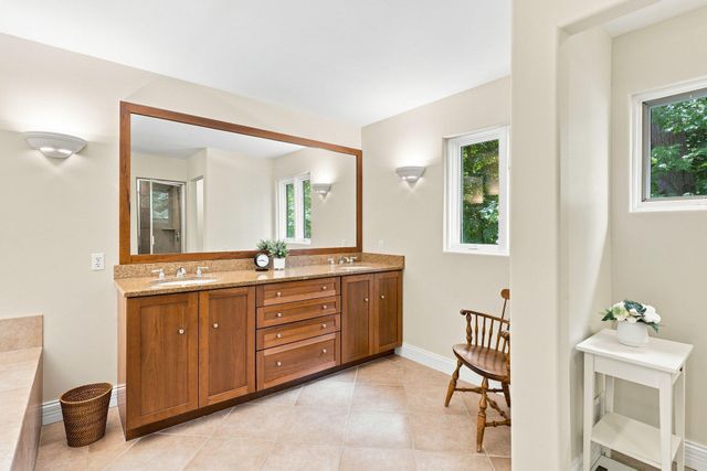 220 Frontier Court, Chanhassen, MN 55317