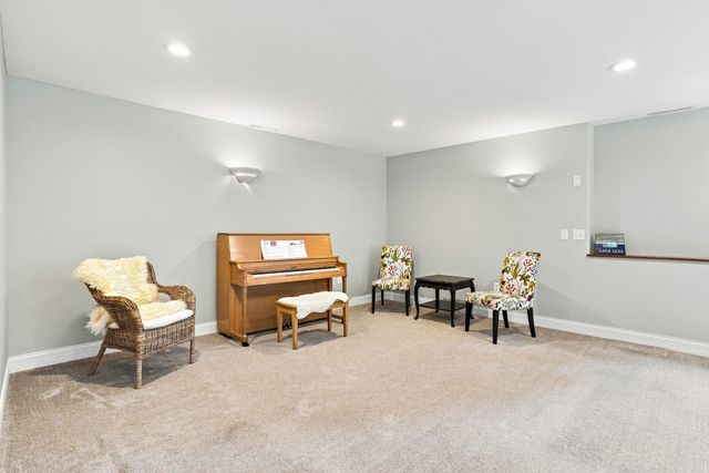 220 Frontier Court, Chanhassen, MN 55317