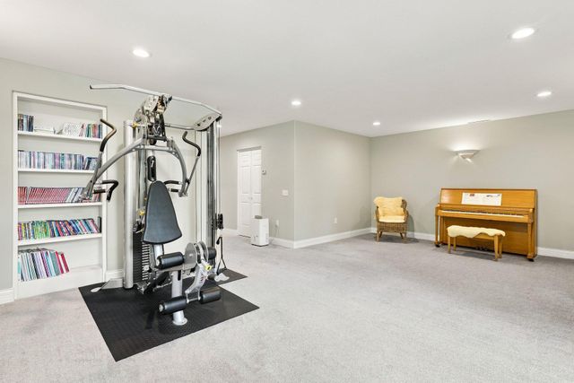 220 Frontier Court, Chanhassen, MN 55317