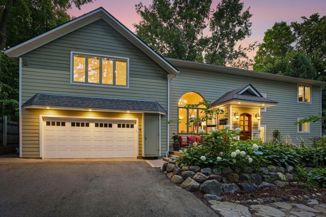 220 Frontier Court, Chanhassen, MN 55317