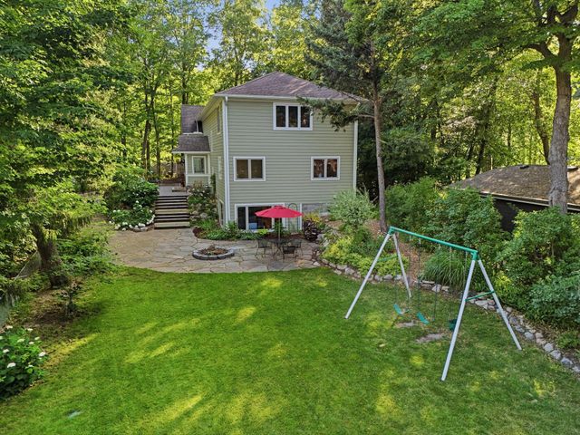 220 Frontier Court, Chanhassen, MN 55317
