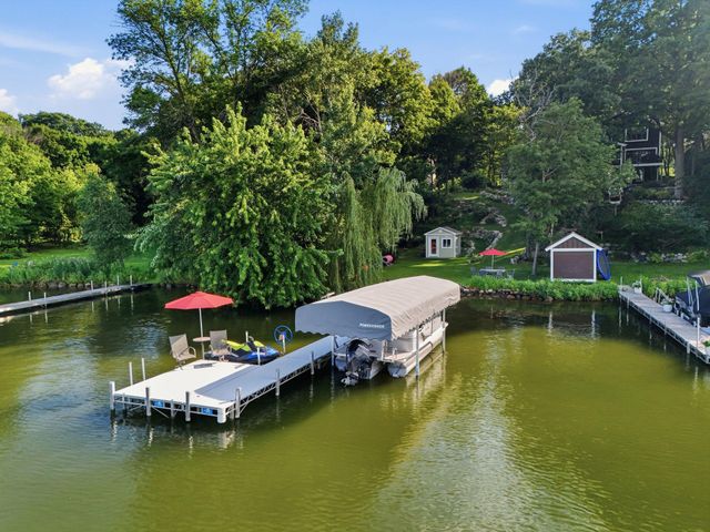 220 Frontier Court, Chanhassen, MN 55317