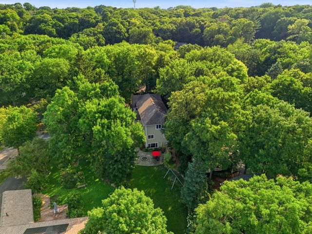 220 Frontier Court, Chanhassen, MN 55317