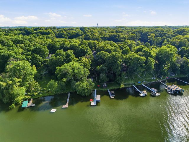 220 Frontier Court, Chanhassen, MN 55317
