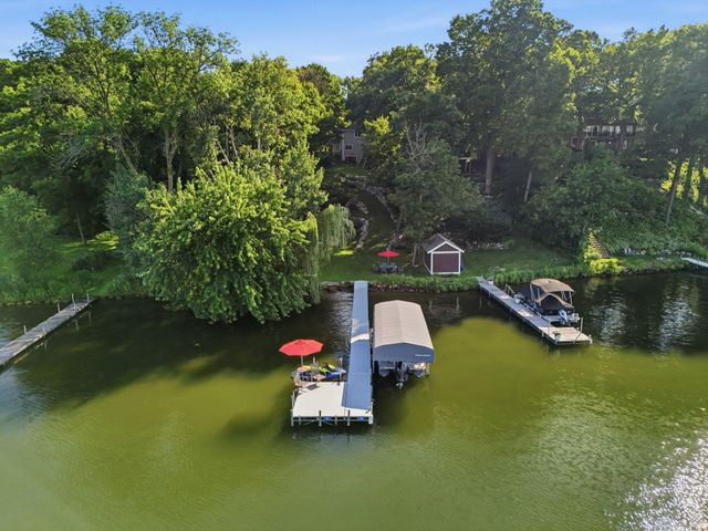 220 Frontier Court, Chanhassen, MN 55317