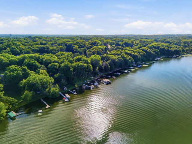 220 Frontier Court, Chanhassen, MN 55317