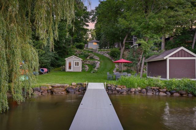 220 Frontier Court, Chanhassen, MN 55317