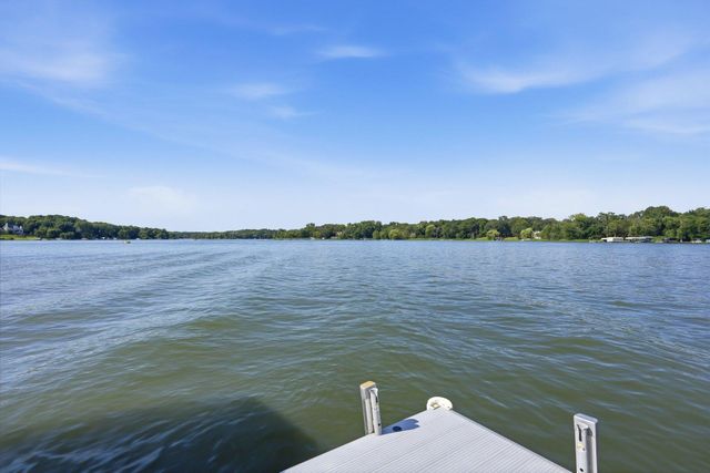 220 Frontier Court, Chanhassen, MN 55317