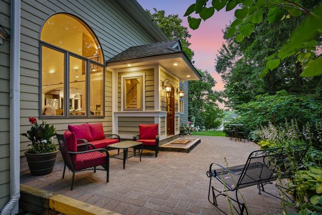 220 Frontier Court, Chanhassen, MN 55317