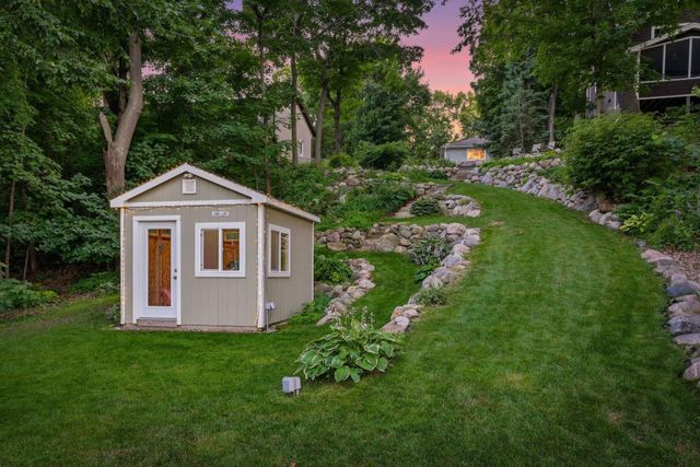 220 Frontier Court, Chanhassen, MN 55317