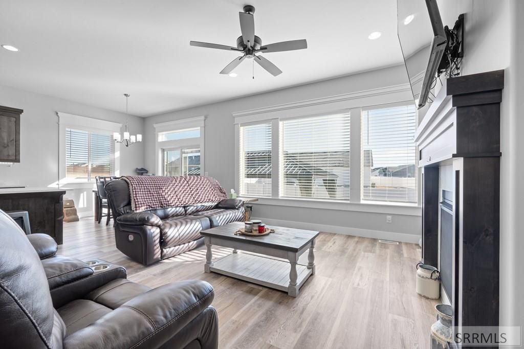 Image 11 of property listing at 3866 Ola Vista Avenue, Idaho Falls, ID 83401