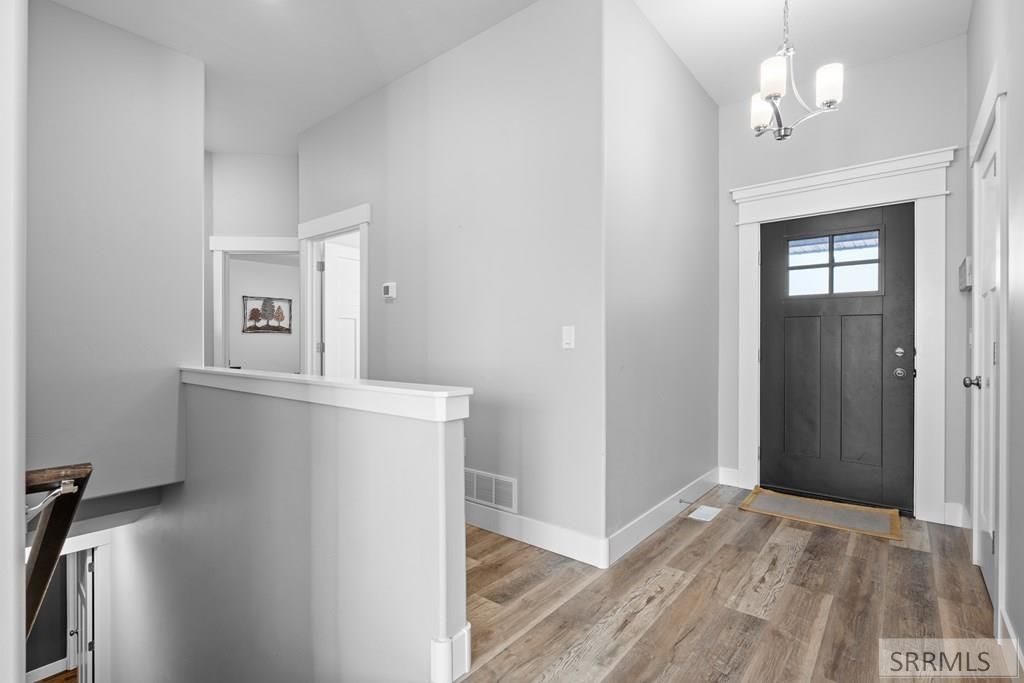 Image 8 of property listing at 3866 Ola Vista Avenue, Idaho Falls, ID 83401