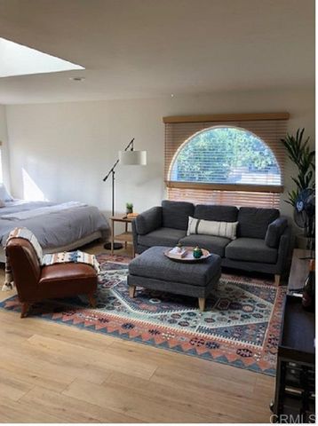 251 E Glaucus Street, Encinitas, CA 92024