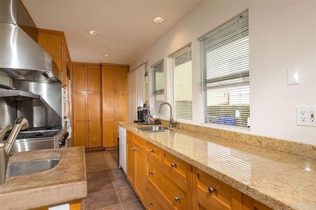 251 E Glaucus Street, Encinitas, CA 92024