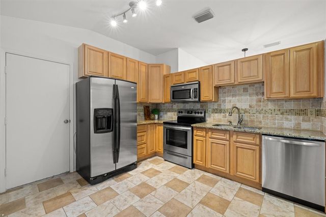 878 FRANKLIN SQUARE CIRCLE, Palm Harbor, FL 34683