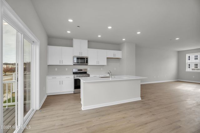 216 Sandy Ridge Road, Sicklerville, NJ 08081