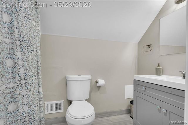 3003 Fischer Street, Detroit, MI 48214