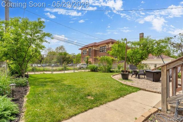 3003 Fischer Street, Detroit, MI 48214