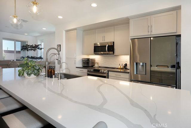 854 S Harbor Blvd, Santa Ana, CA 92704