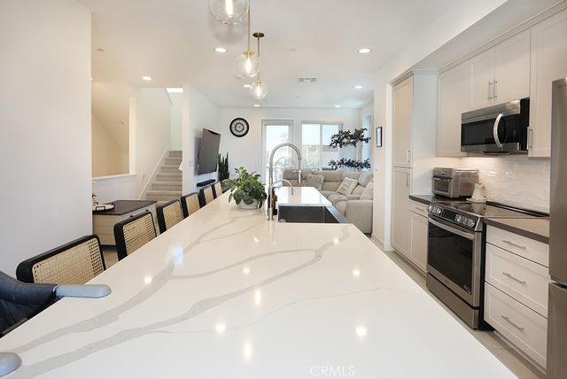 854 S Harbor Blvd, Santa Ana, CA 92704