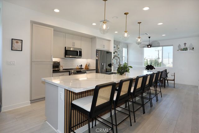 854 S Harbor Blvd, Santa Ana, CA 92704