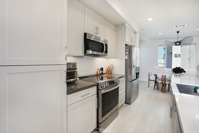 854 S Harbor Blvd, Santa Ana, CA 92704