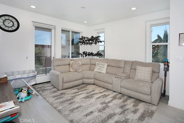 854 S Harbor Blvd, Santa Ana, CA 92704