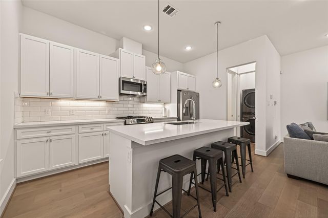 315 Cyclamen Street, Houston, TX 77018