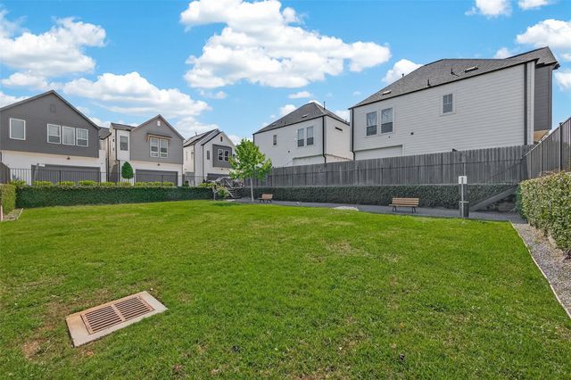 315 Cyclamen Street, Houston, TX 77018