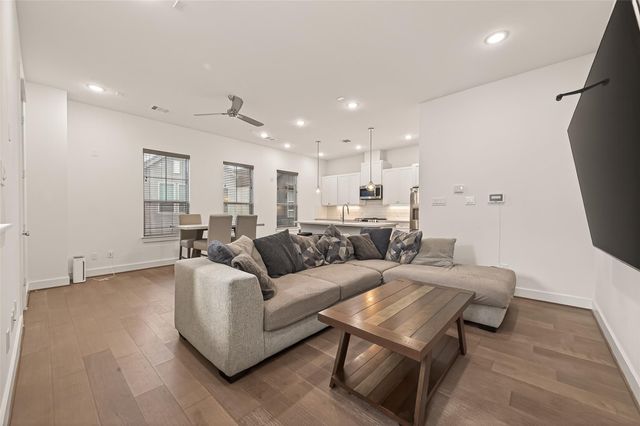 315 Cyclamen Street, Houston, TX 77018