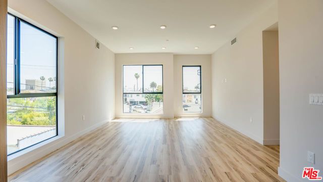 1540 S Hayworth Avenue 203, Los Angeles, CA 90035