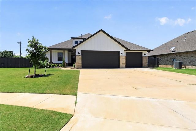 1005 Pacific Avenue, Newcastle, OK 73065