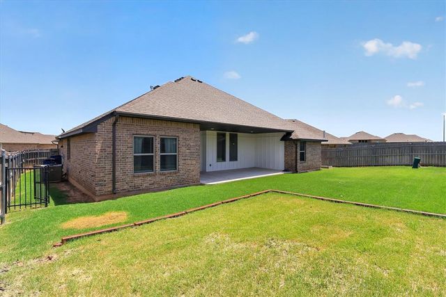 1005 Pacific Avenue, Newcastle, OK 73065