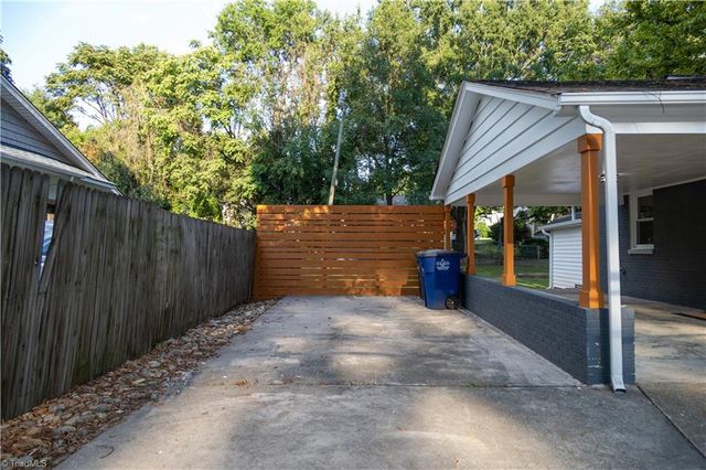 3247 Konnoak Drive, Winston-salem, NC 27127