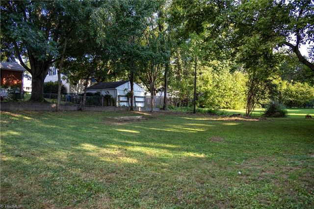 3247 Konnoak Drive, Winston-salem, NC 27127