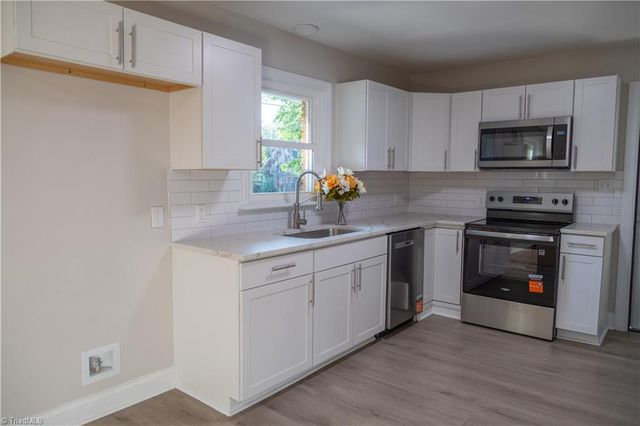 3247 Konnoak Drive, Winston-salem, NC 27127
