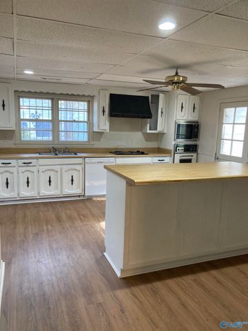 3205 Hillandale Road, Huntsville, AL 35816