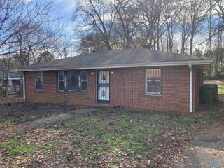 3205 Hillandale Road, Huntsville, AL 35816