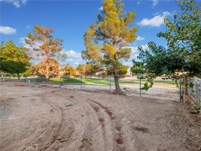 13835 Burning Tree Drive, Victorville, CA 92395