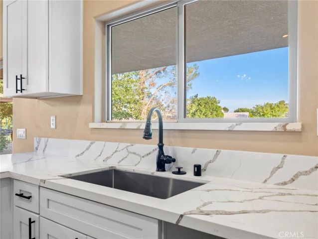 13835 Burning Tree Drive, Victorville, CA 92395