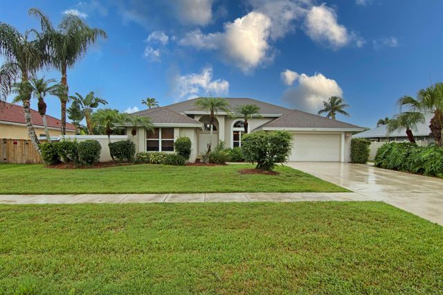 13725 Folkestone Circle, Wellington, FL 33414