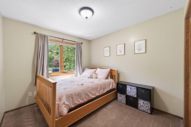 61 Quant Court S, Lakeland, MN 55043