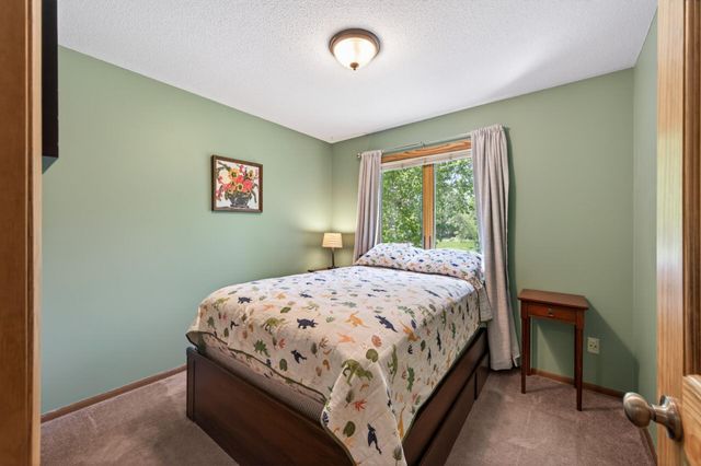 61 Quant Court S, Lakeland, MN 55043