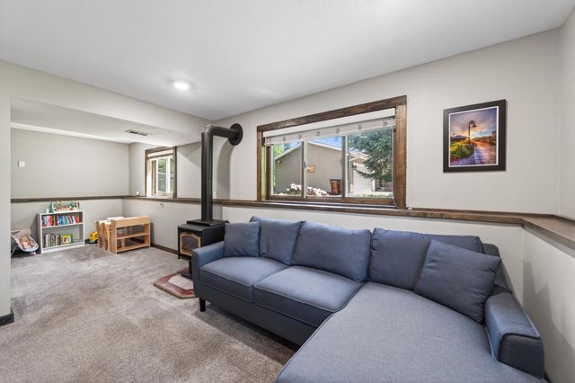 61 Quant Court S, Lakeland, MN 55043