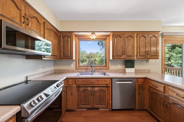 61 Quant Court S, Lakeland, MN 55043