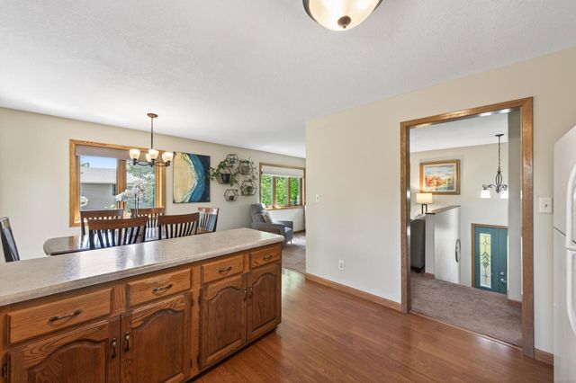 61 Quant Court S, Lakeland, MN 55043