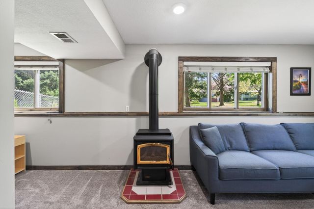 61 Quant Court S, Lakeland, MN 55043