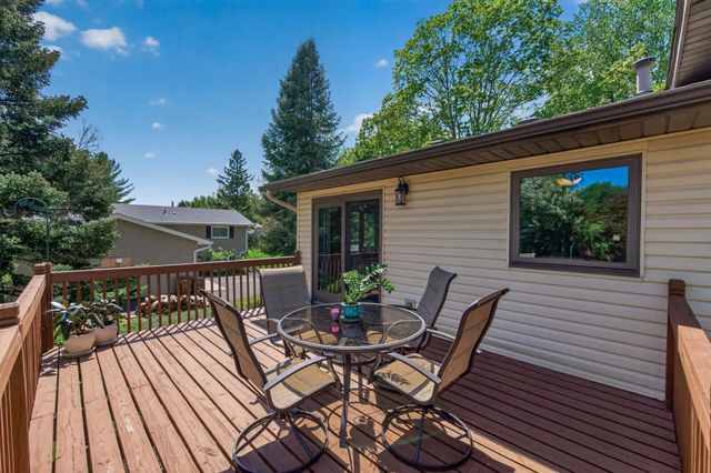 61 Quant Court S, Lakeland, MN 55043